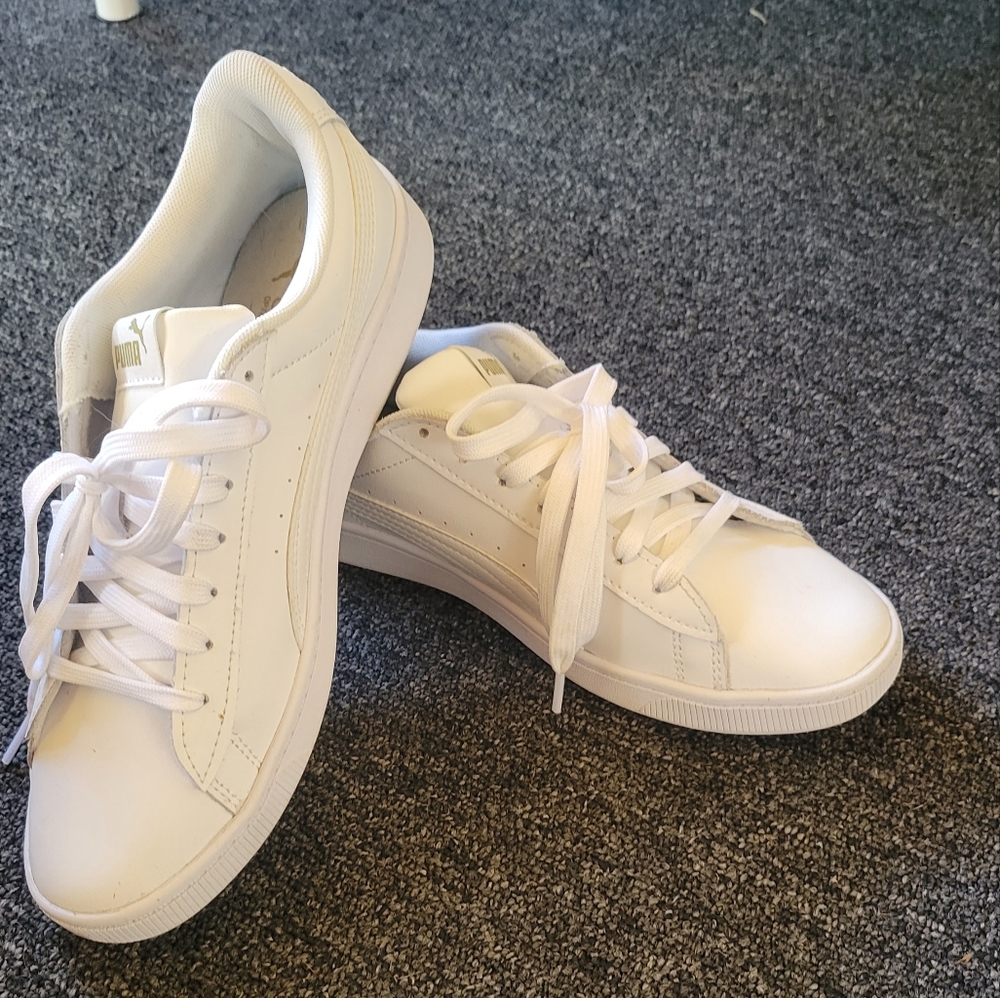 Puma soft foam+ white sneakers size 8